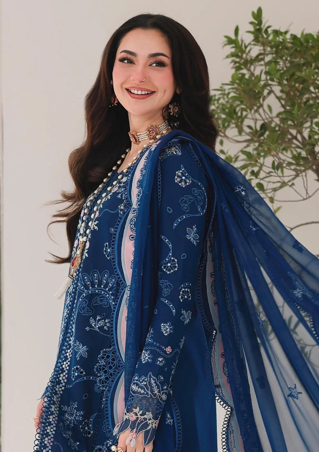 UNSTITCH QALAMKAR PREMIUM EMBROIDERED LUXURY LAWN | UNSTITCHED 3-PIECE SUIT V 713