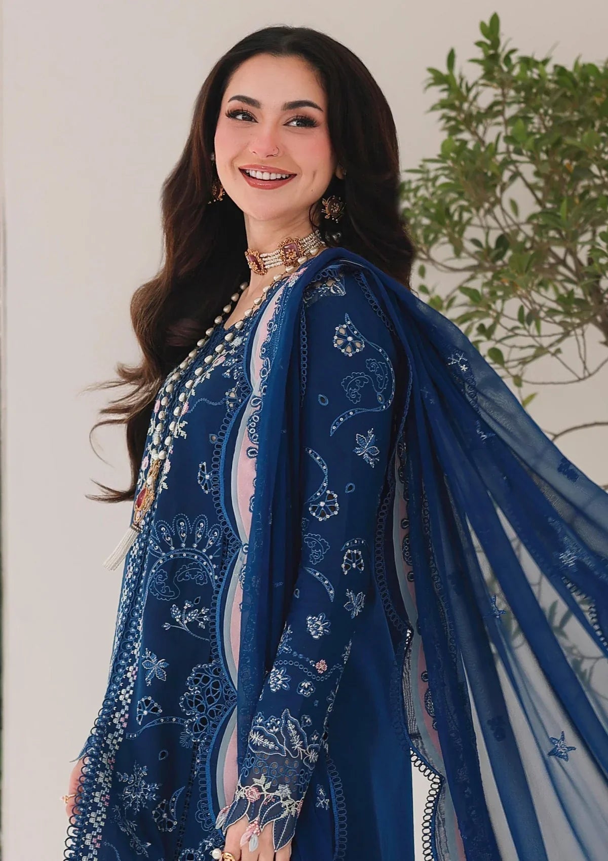 UNSTITCH QALAMKAR PREMIUM EMBROIDERED LUXURY LAWN | UNSTITCHED 3-PIECE SUIT V 713