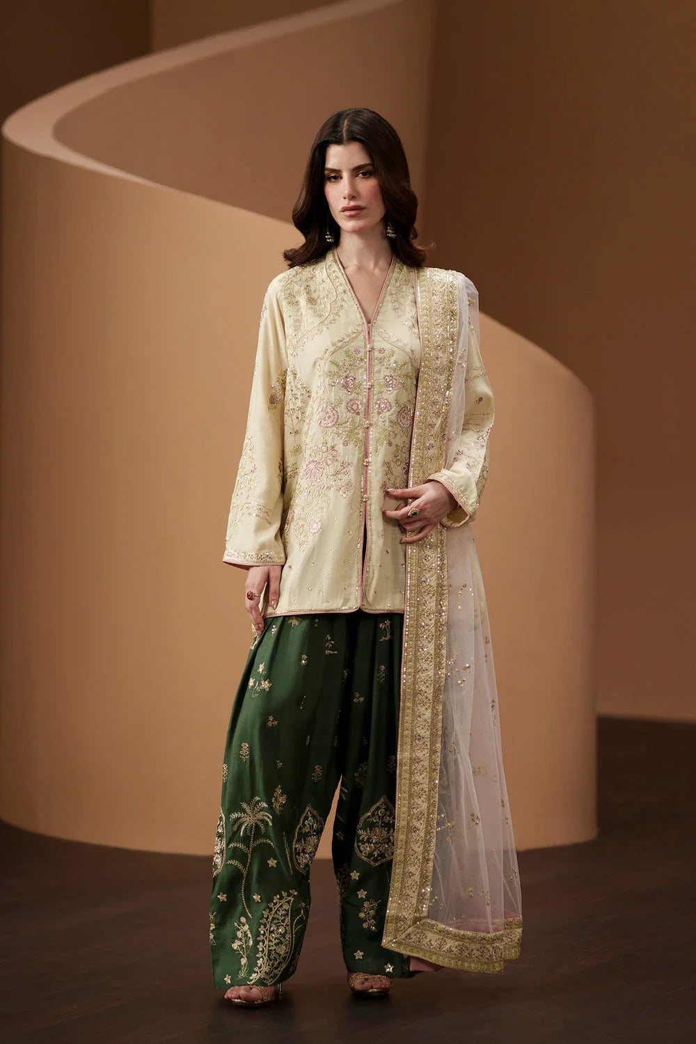 ETHNIC-3PC WEDDING COLLECTION LUXURY EMBROIDERED SUIT SJ-1004