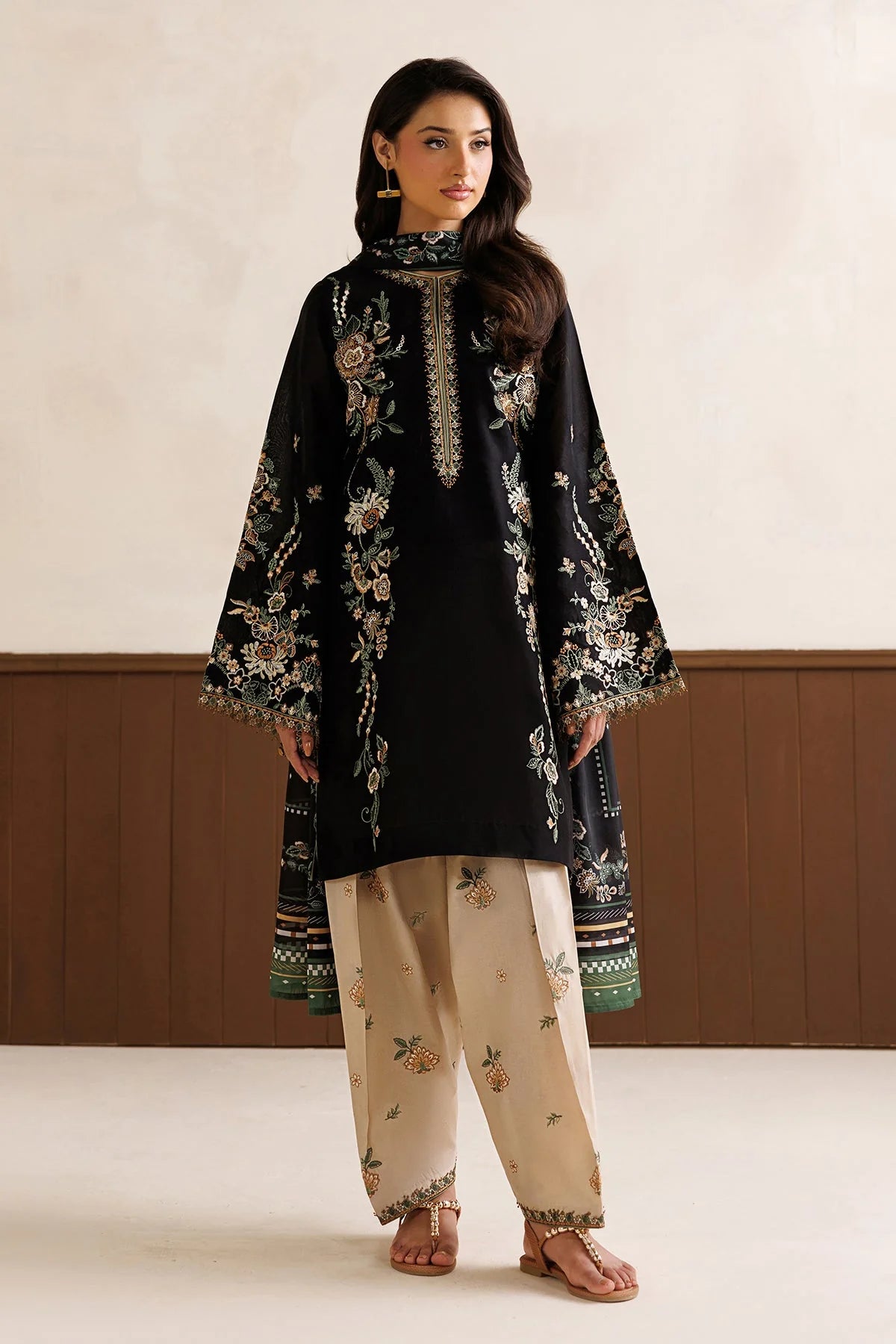BAROQUE - 3PC DHANAK EMBROIDERED SHIRT EMBROIDERED TROUSER WITH PRINTED COURTRAI DUPATTA SJ-5578