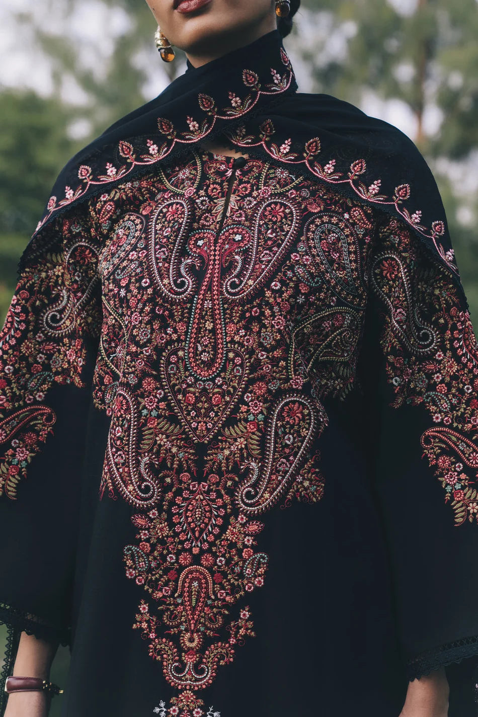 ZARA SHAHJAHAN-3PC DHANAK EMBROIDERED SHIRT WITH DHANAK EMBROIDERED SHAWL AND TROUSER SJ-5555