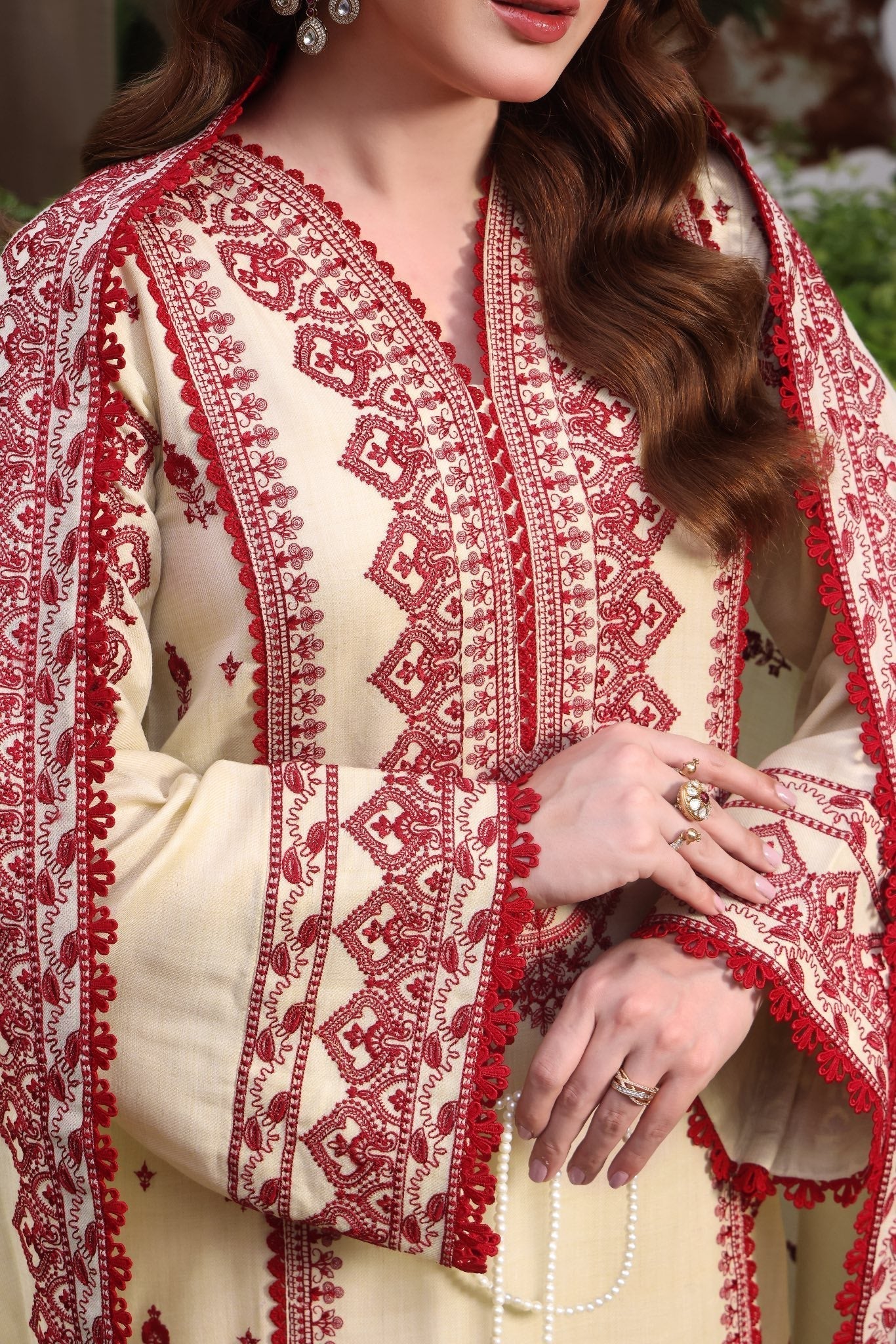 '-3PC DHANAK EMBROIDERED SHIRT WITH DHANAK EMBROIDERED SHAWL & TROUSER- 672