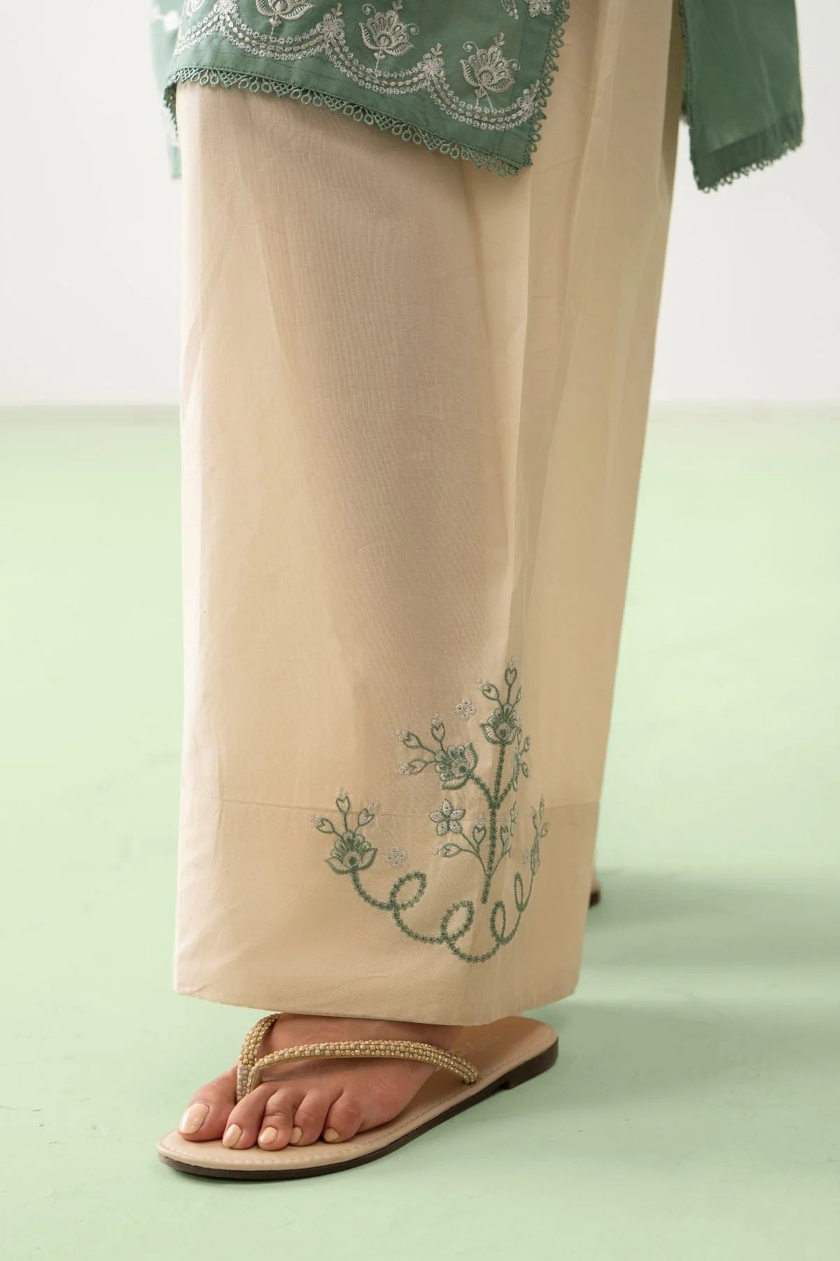 MINAL-2PC DHANAK EMBROIDERED SHIRT WITH EMB TROUSER SJ-5940
